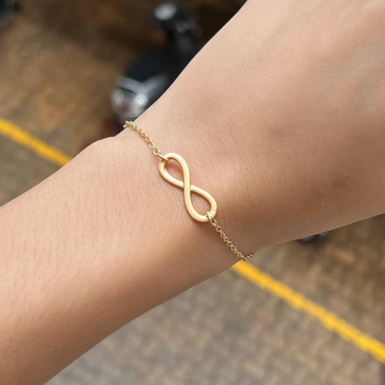 Infinity Bracelet Gold